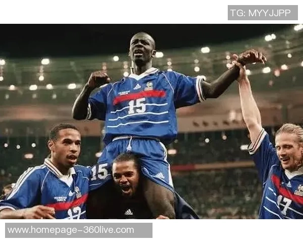 1998年世界杯经典对决法国与意大利的传奇之战回顾 1998年世界杯经典对决法国与意大利的传奇之战回顾